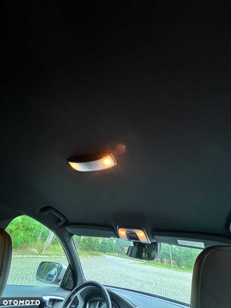 Volvo XC 60 D3 Geartronic Momentum - 28