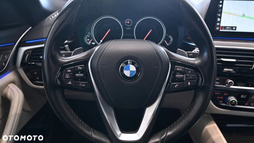 BMW Seria 5 520d Luxury Line - 9