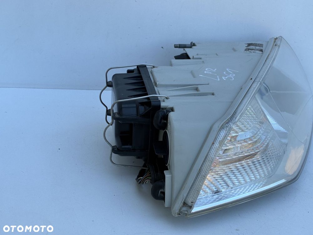 SKODA OCTAVIA 2 LAMPA PRZÓD PRZEDNIA PRAWA  EUROPA - 8