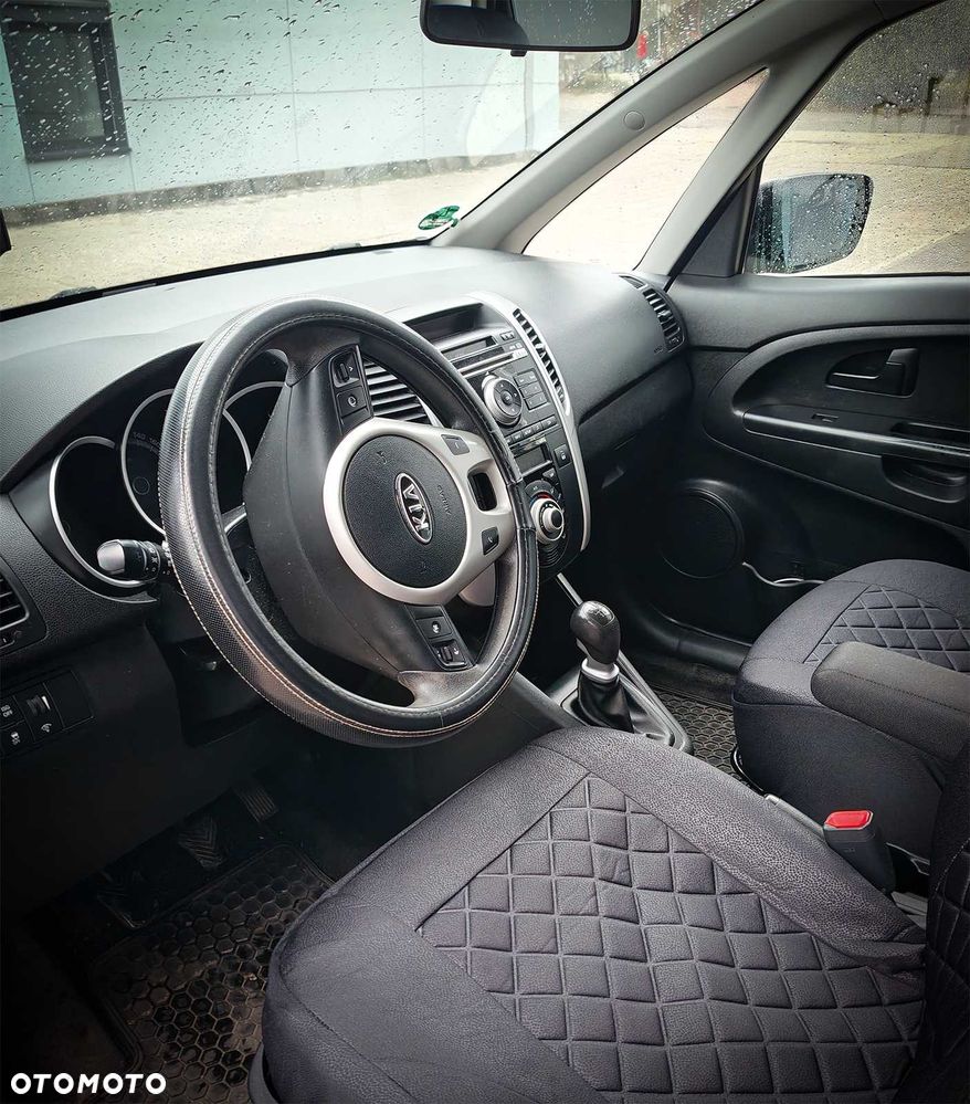 Kia Venga - 6