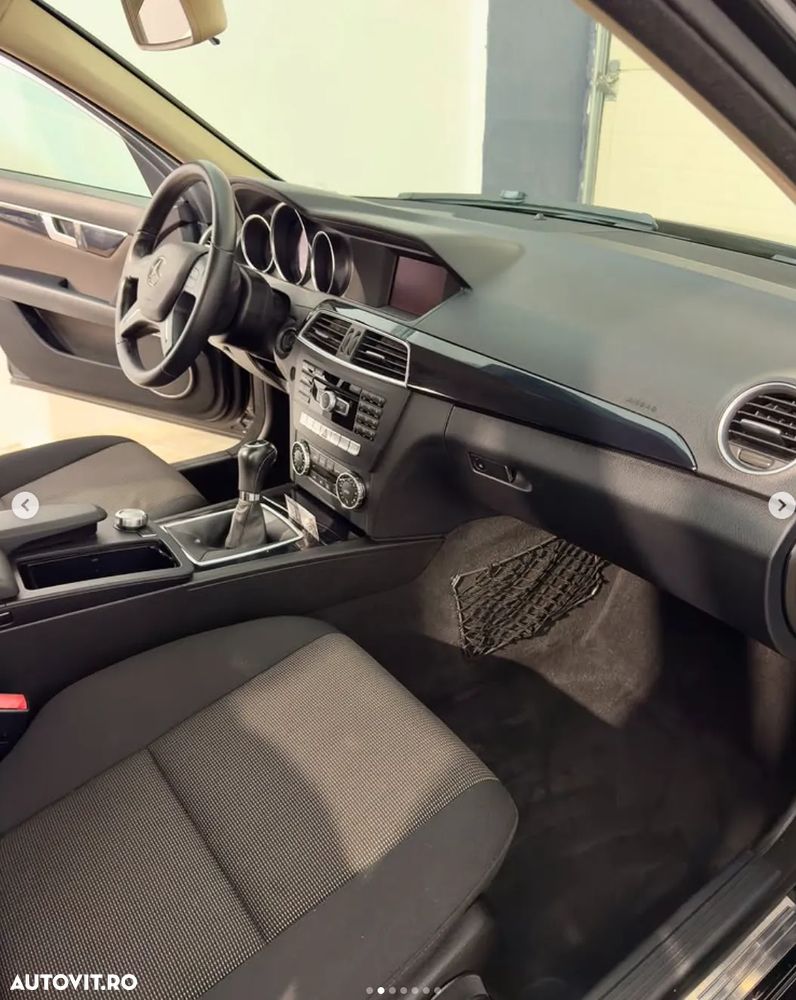 Mercedes-Benz C 180 Avantgarde Edition - 4