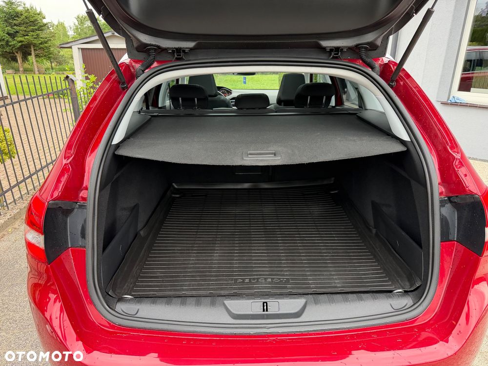 Peugeot 308 BlueHDi 130 Stop & Start Allure Pack - 11