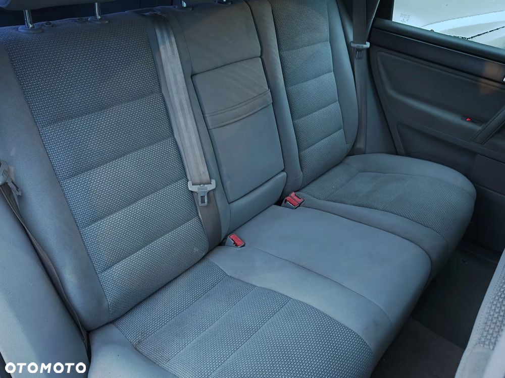 Volkswagen Touareg 2.5 R5 TDI Tiptr - 8