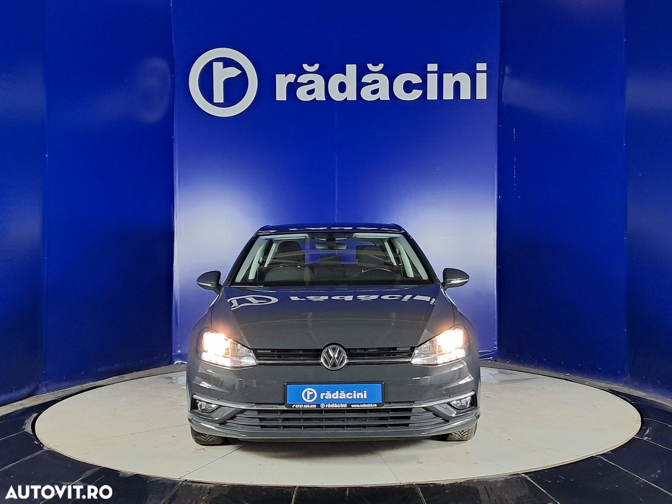 Volkswagen Golf - 8