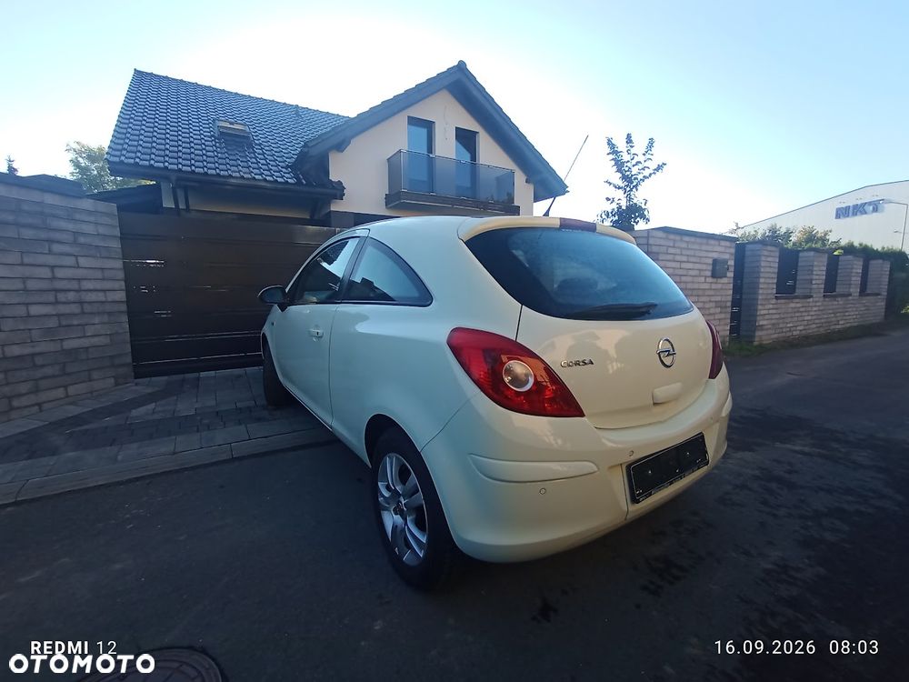 Opel Corsa 1.4 16V Innovation - 10