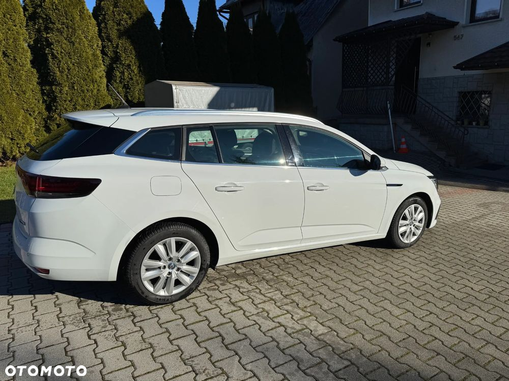 Renault Megane ver-grandtour-e--tech-plug--in-hybrid-160-e--tech-engineered - 4