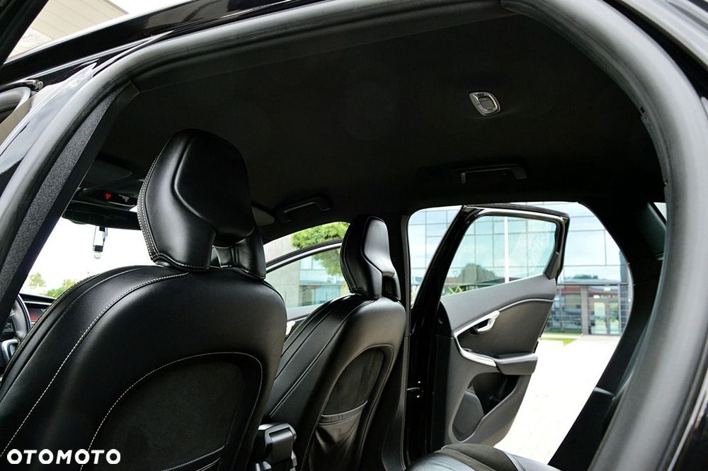 Volvo V40 D2 Drive-E R-Design Kinetic - 23