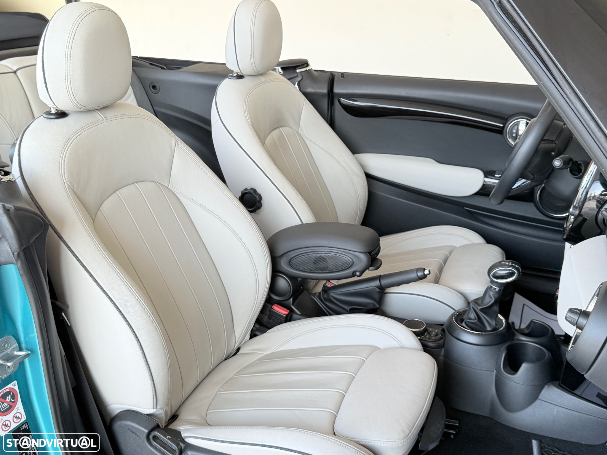 MINI Cabrio Cooper Auto. Essential - 50