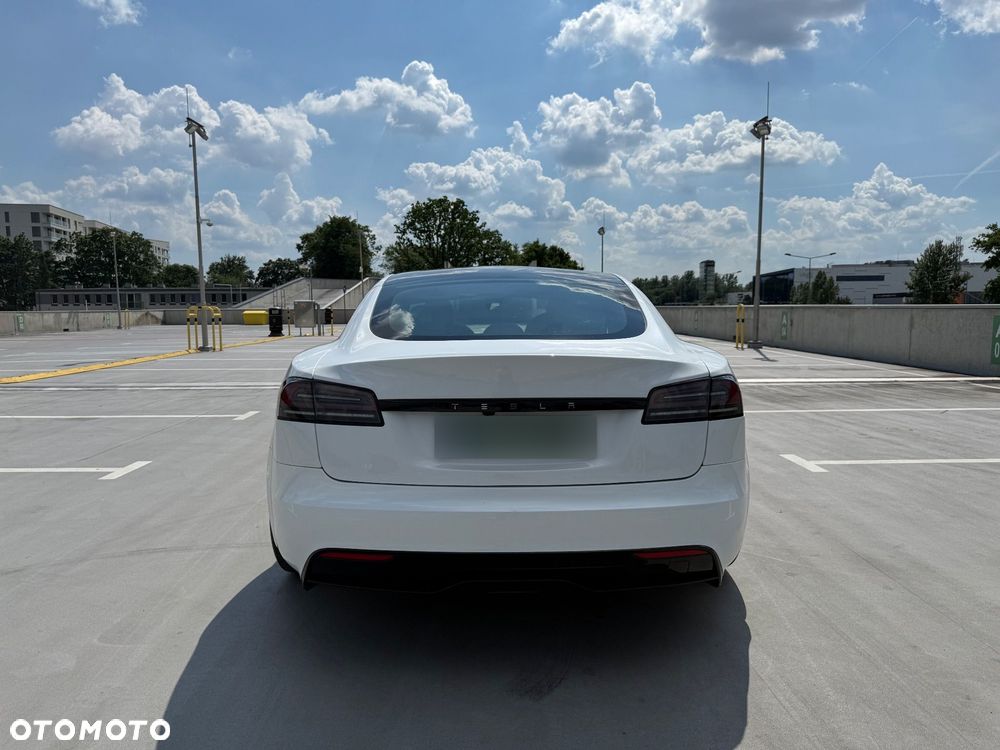 Tesla Model S - 13
