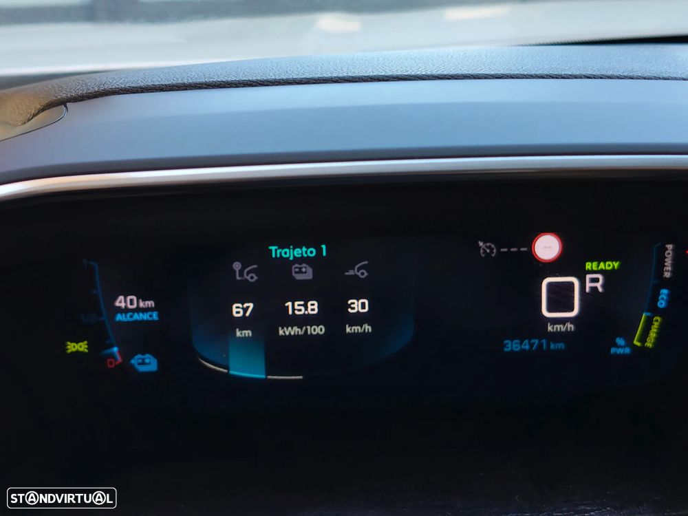 Peugeot e-2008 Allure Pack - 37