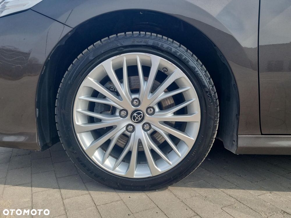 Toyota Camry - 27