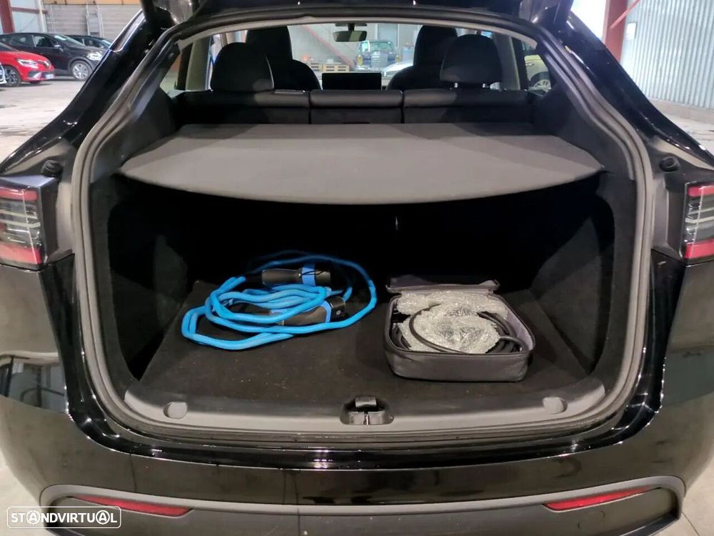Tesla Model Y Long Range Dual Motor AWD - 14