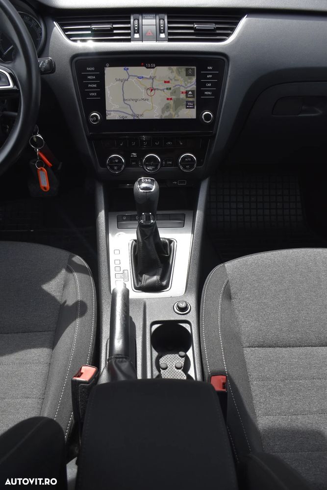Skoda Octavia 1.6 TDI DSG Style - 24