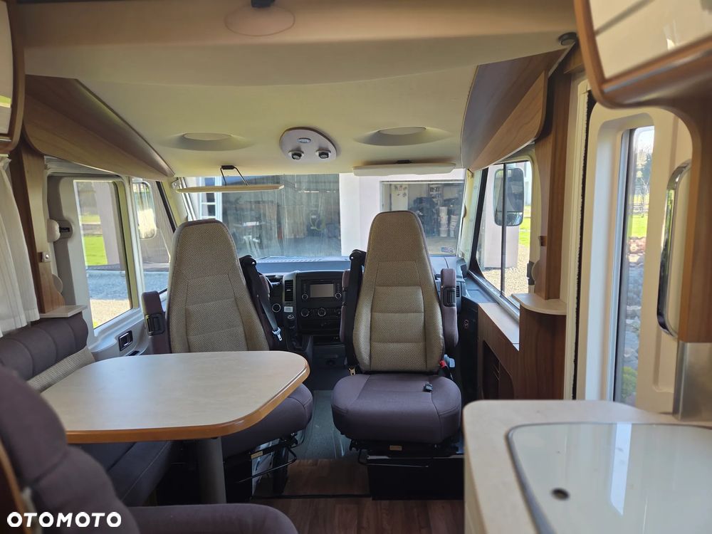 Mercedes-Benz Hymer - 21