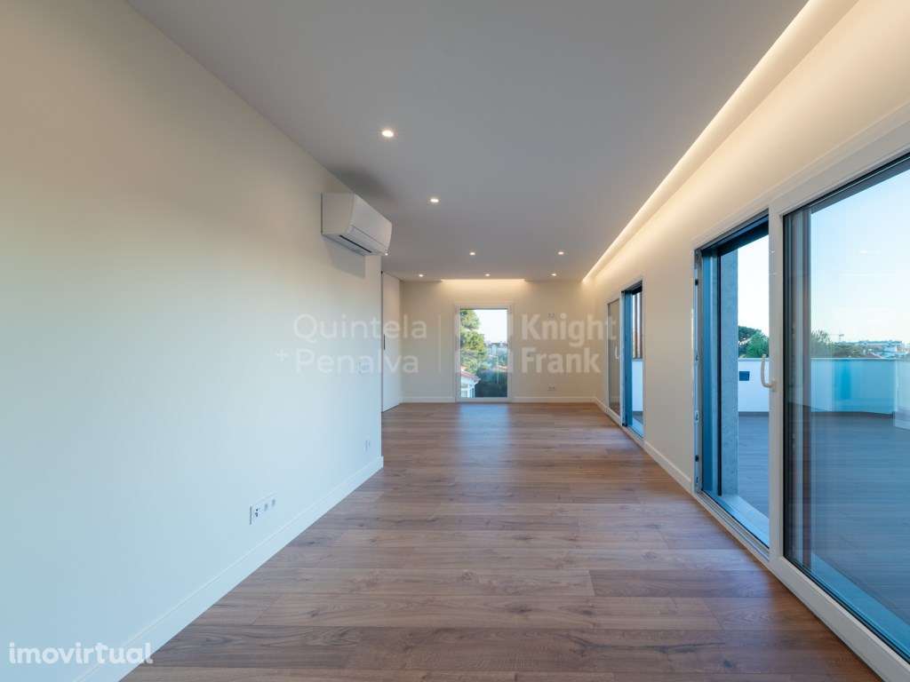 Apartamento T2 com terraço e estacionamento em Cascais - Grande imagem: 3/28