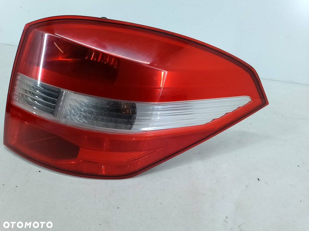 LAMPA TYLNA PRAWA RENAULT LAGUNA III ( 07-15 ) KOMBI - 3