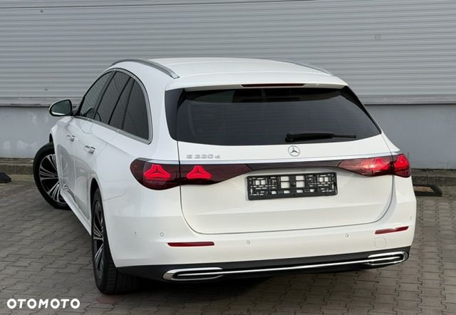 Mercedes-Benz Klasa E 220 d mHEV 4-Matic Avantgarde 9G-Tronic - 4