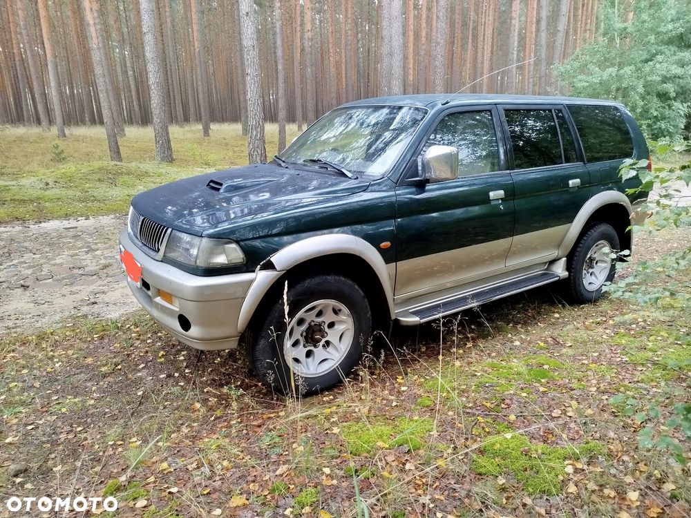 Mitsubishi Pajero Sport 2.5 TD GLS - 9