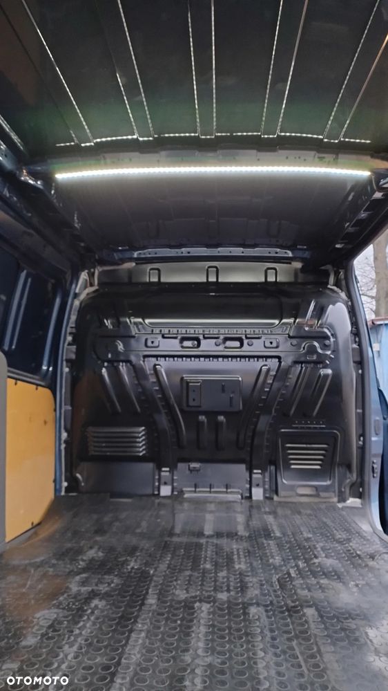 Ford Transit Connect - 10