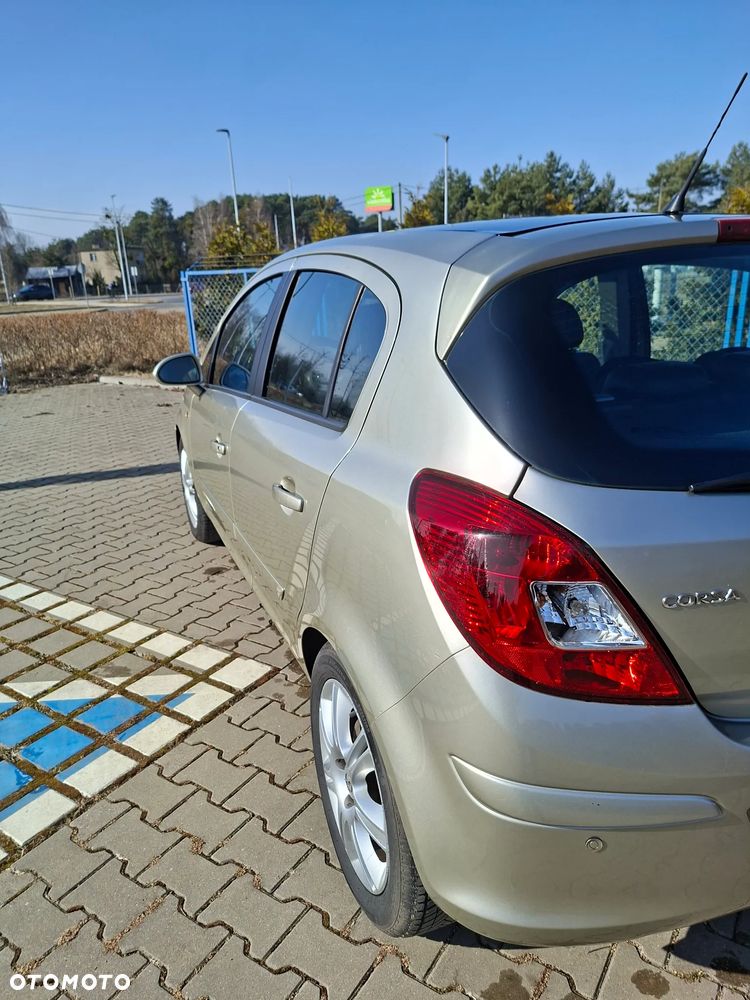 Opel Corsa 1.2 16V Cosmo - 6