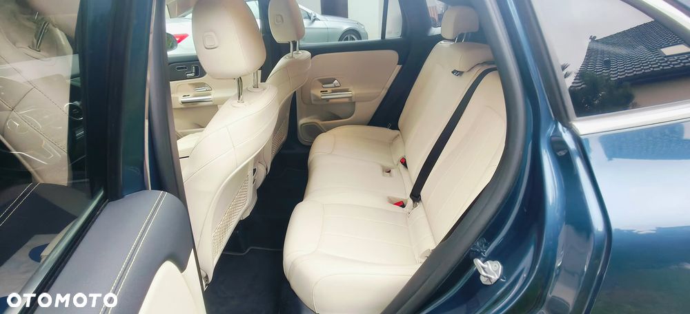 Mercedes-Benz GLA 250 4-Matic Style - 22