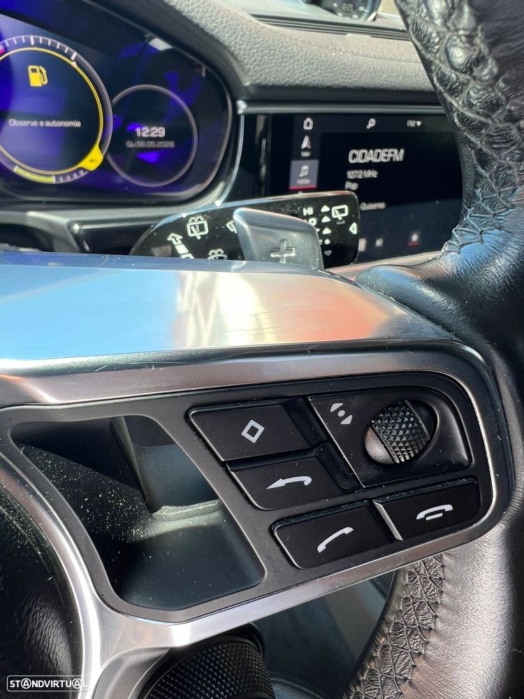 Porsche Panamera Sport Turismo 4 E-Hybrid - 12