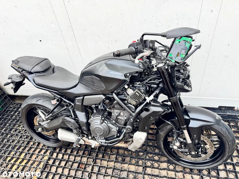 Yamaha MT - 7