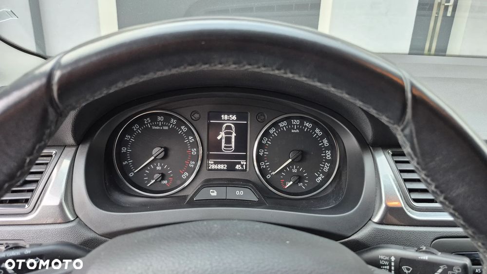 Skoda RAPID - 6