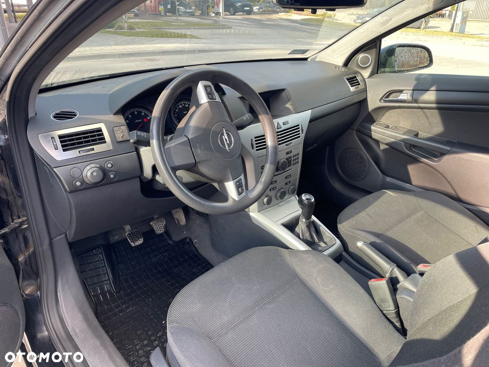 Opel Astra III GTC 1.6 Enjoy - 7