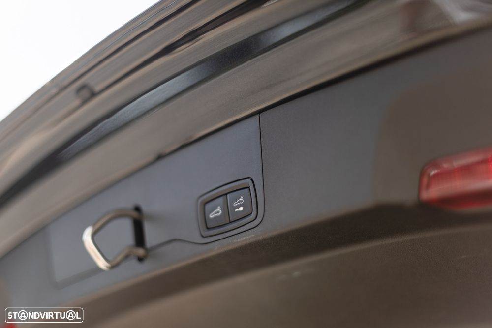 Porsche Taycan Sport Turismo - 18