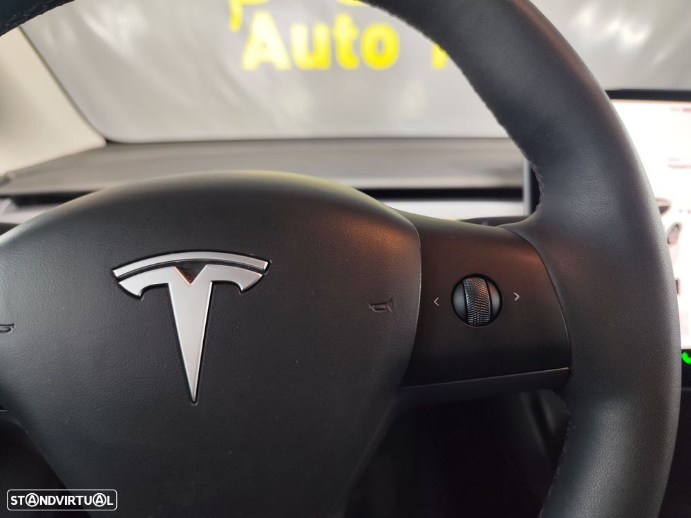 Tesla Model Y RWD - 10