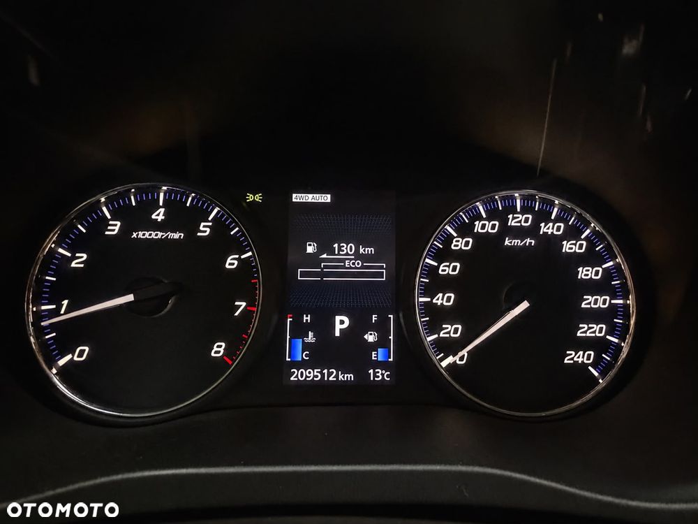 Mitsubishi Outlander - 10