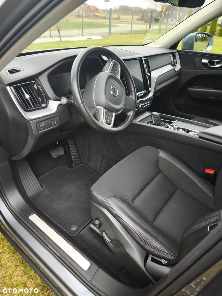 Volvo XC 60 B4 B Momentum Pro - 9