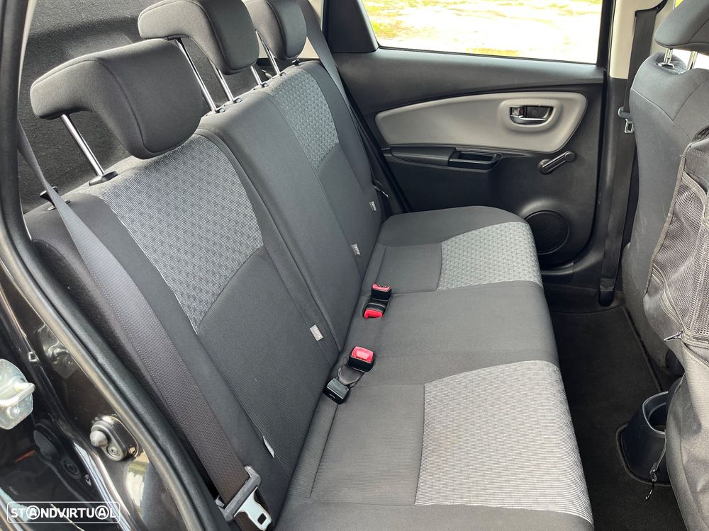 Toyota Yaris 1.0 VVT-i Comfort+P.Style - 17