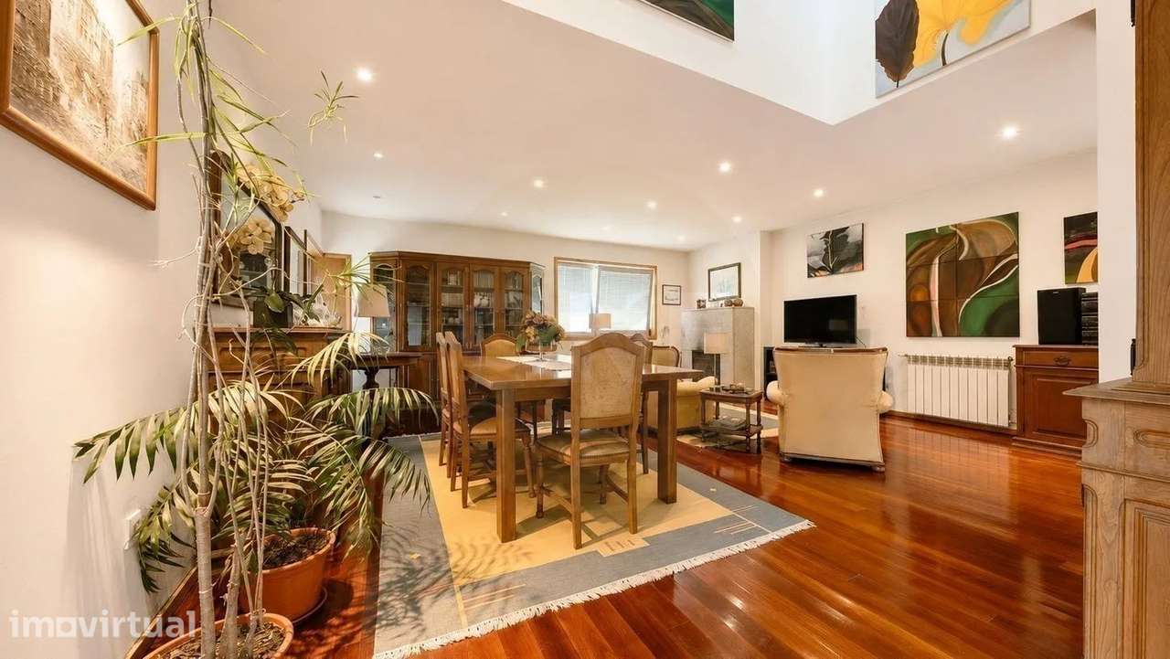 Moradia T3 em Milhundos | Uma Casa com Identidade Própria - Grande imagem: 2/32