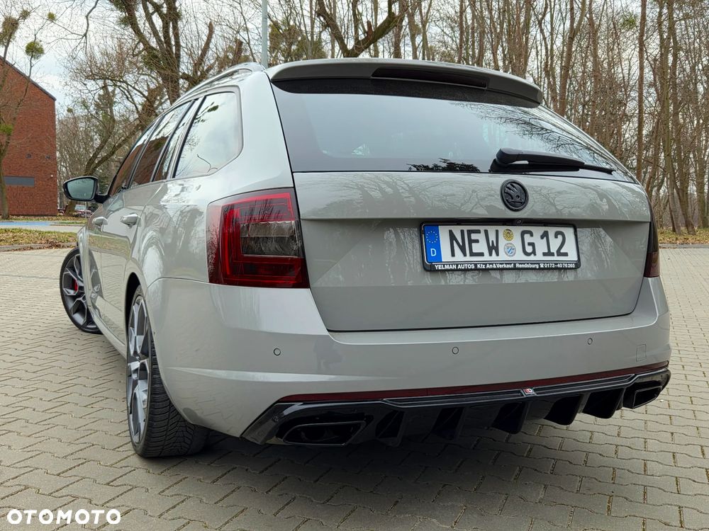 Skoda Octavia 2.0 TDI DSG RS - 17