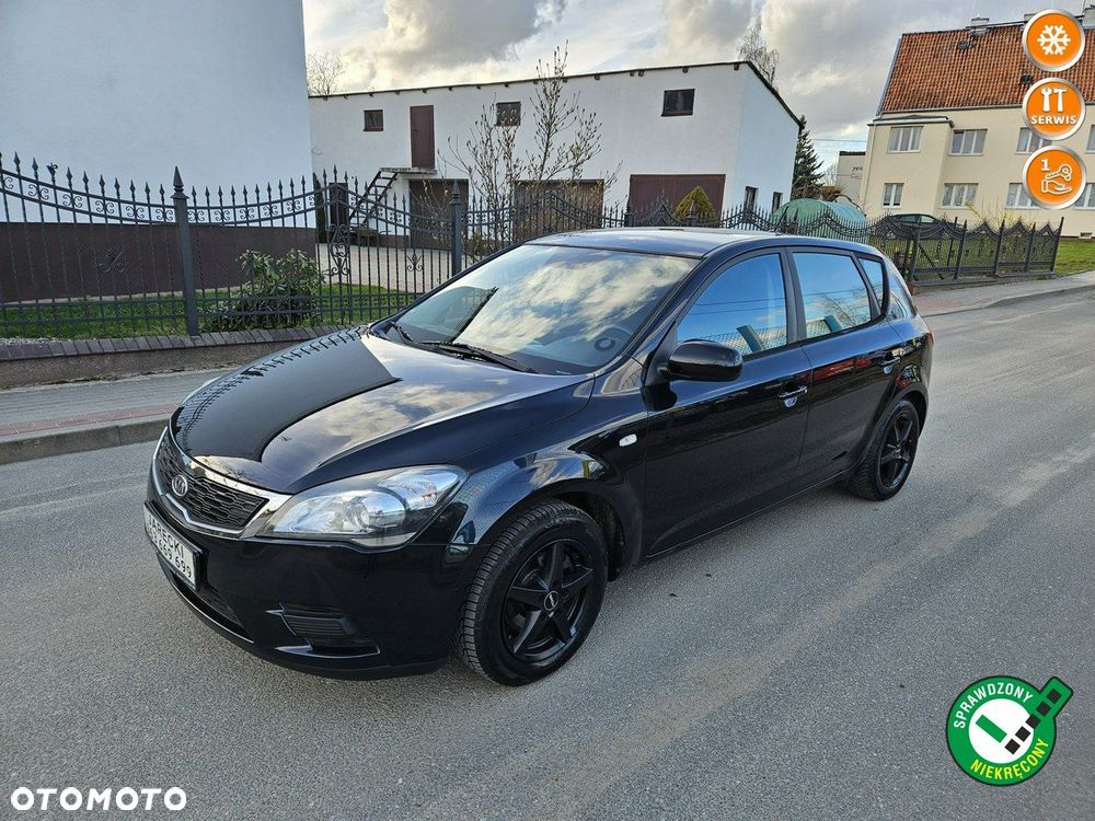 Kia Ceed - 1