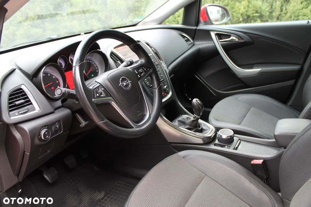 Opel Astra 1.6 Turbo Cosmo - 7