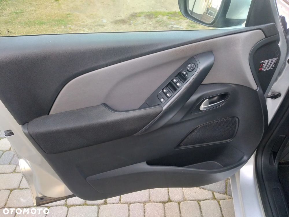 Citroën C4 Picasso e-HDi 115 Attraction - 13