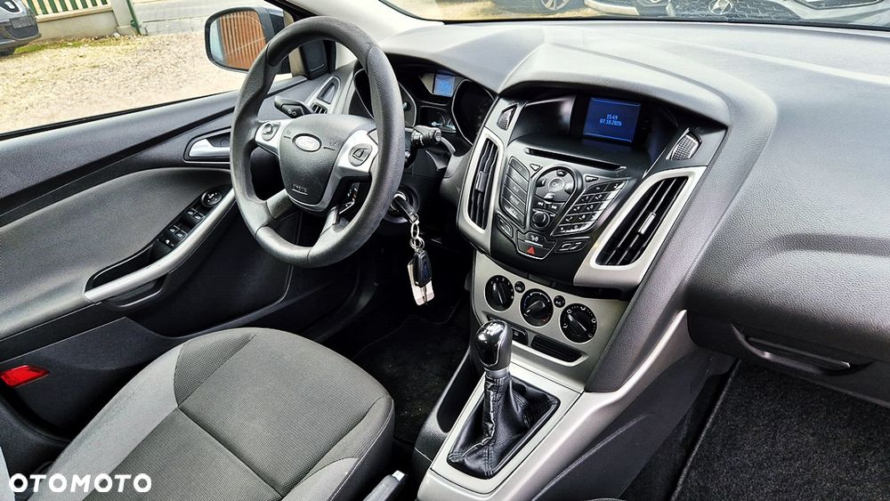 Ford Focus 1.6 Titanium - 38