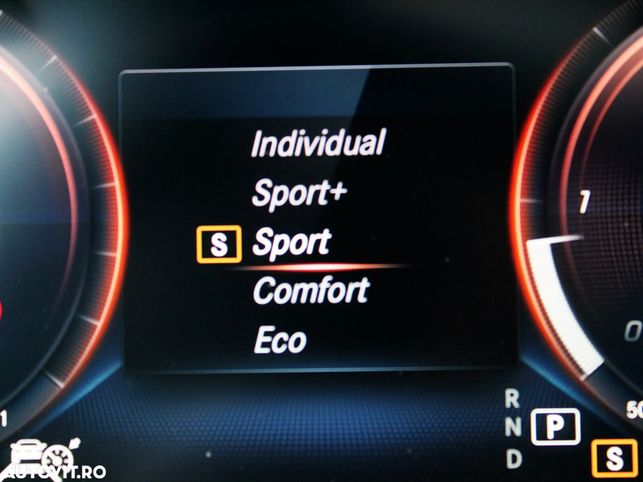 Mercedes-Benz C 220 d 4Matic T 9G-TRONIC AMG Line - 30