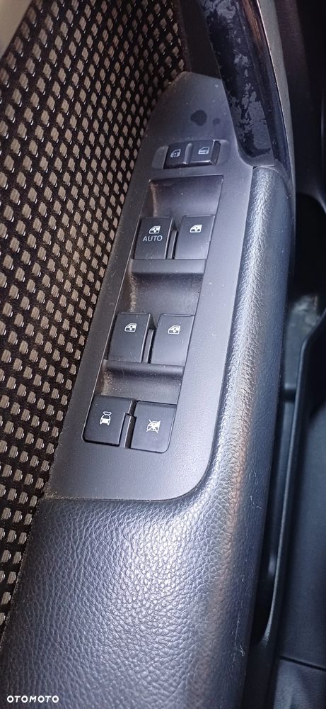 Chevrolet Captiva 2.4 LS 5os - 14