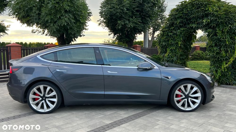 Tesla Model 3 Langstreckenbatterie Allradantrieb Dual Motor Performance - 5