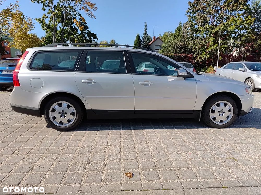 Volvo V70 2.0 Kinetic - 7