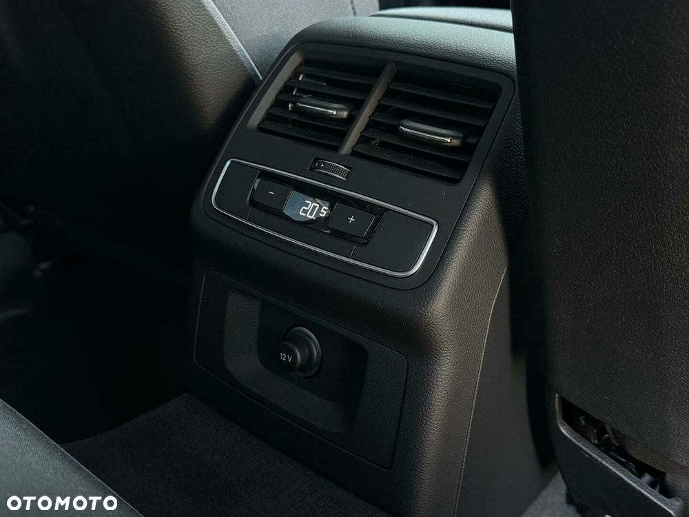 Audi A4 Limousine - 14