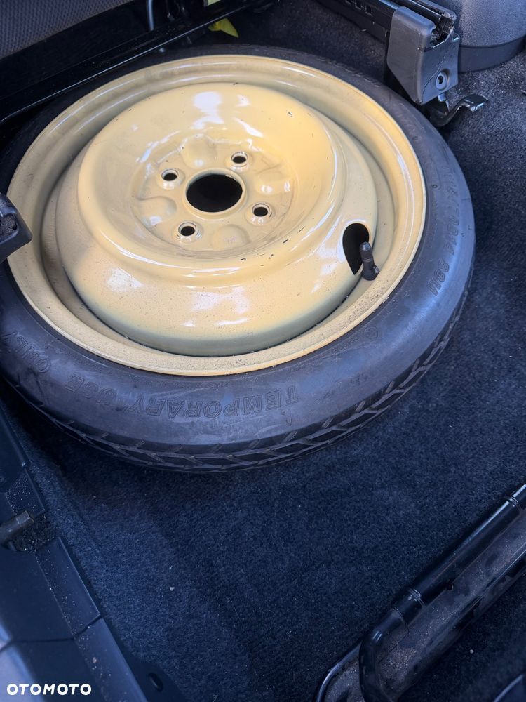 Toyota Yaris Verso 1.5 Sol - 9