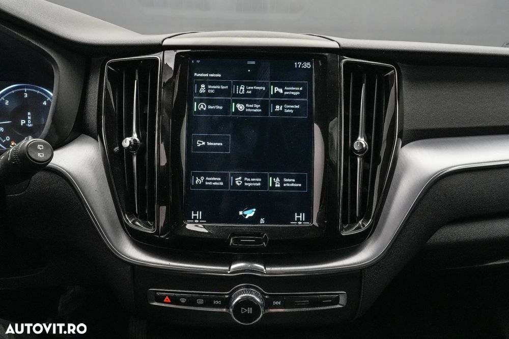 Volvo XC 60 B4 MHEV AT8 AWD Momentum Pro - 23