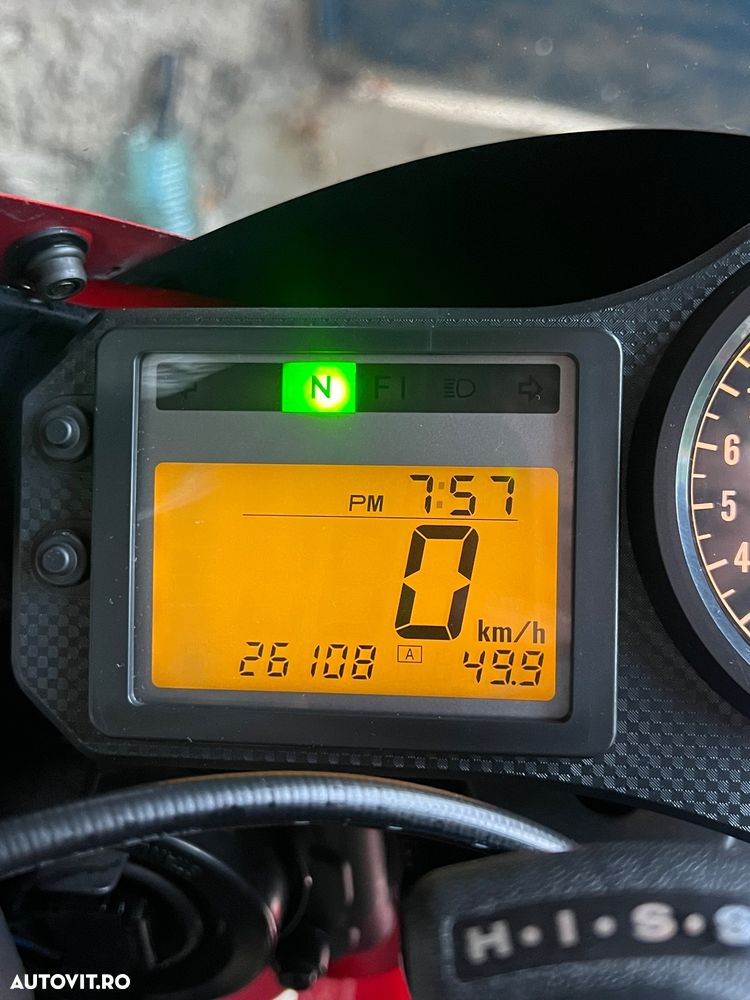 Honda CBR 600F4i - 6