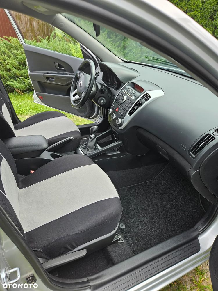 Kia Ceed 1.4 CVVT Attract - 10