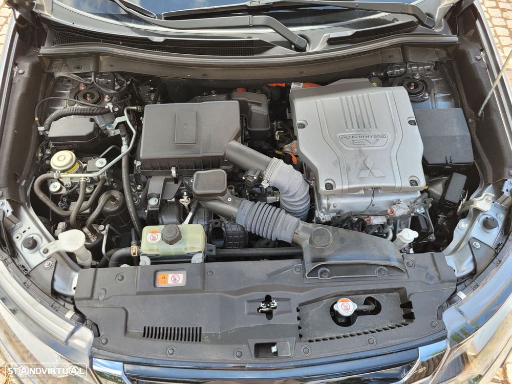 Mitsubishi Outlander 2.0 Instyle Navi - 17